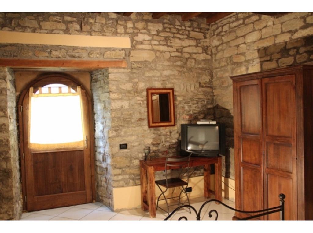 Вілла Agriturismo Badia Di Susinana Палаццуоло-суль-Сеніо Номер фото